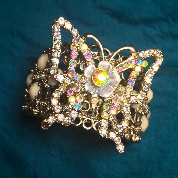Jewelry - Rhinestone Butterfly Bracelet 🦋✨